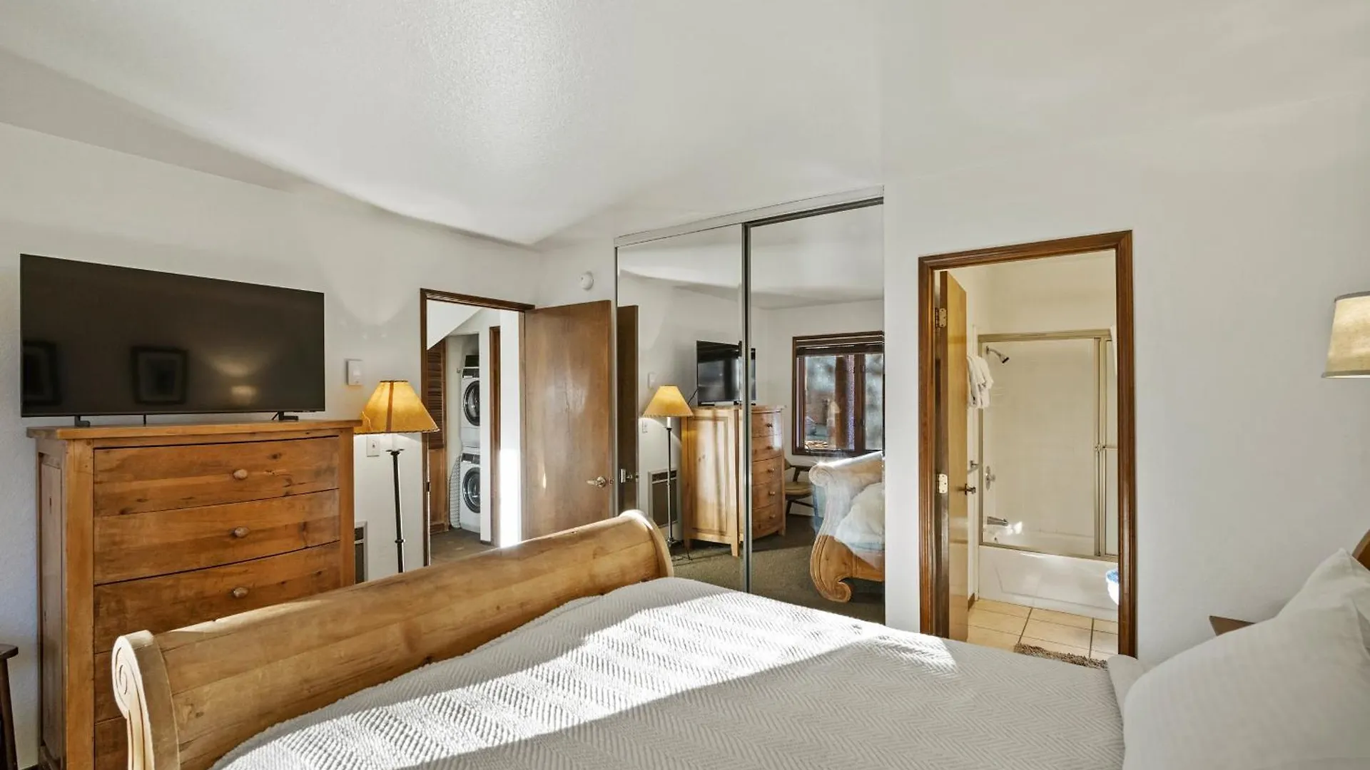 Apartment Mammoth Village Properties By 101 Great Escapes Mammoth Lakes